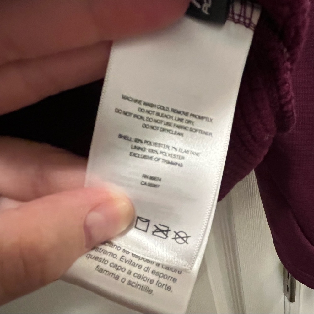 Mountain Hardware light fleece jacket - Picture 5 of 5